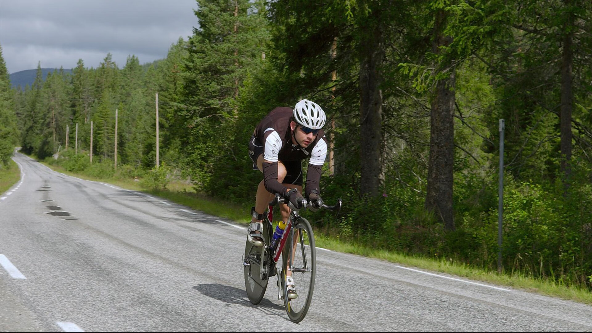 AYX GAME-《跨界IP合作热潮：让电竞走进更多生活场景》，ip跨界案例